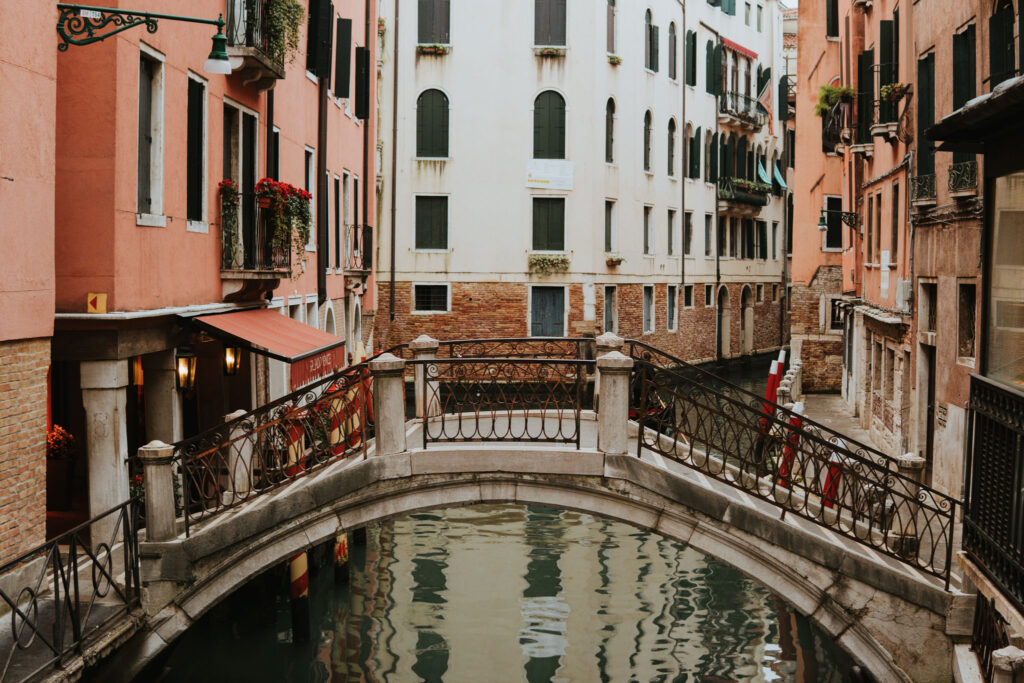 Venice Canal Cheap Eats