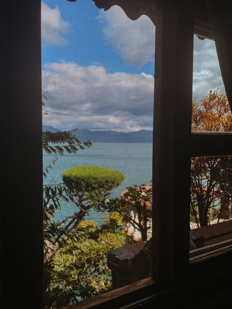 Hotel La Casa del Mundo Economy Room View