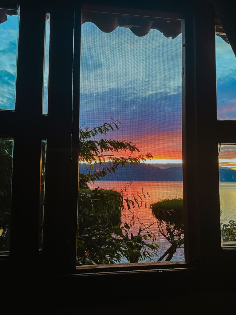 Hotel La Casa del Mundo Economy Room View